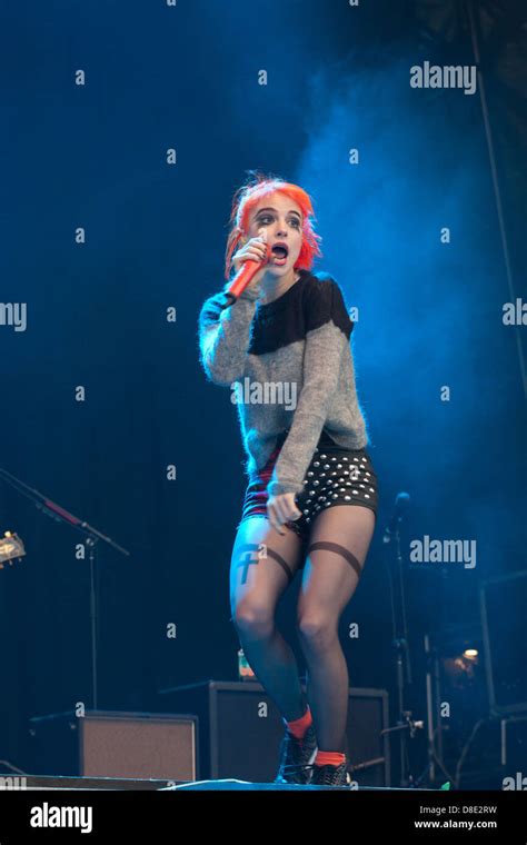 Paramore Lead Vocalist Hayley Williams Stock Photo Alamy