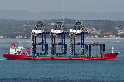 Navios em Paranaguá: Tecon de Salvador recebe novos equipamentos