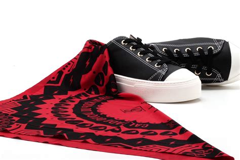 Encontre aqui tenis pra crossfit e muito mais artigos esportivos com os melhores preços. Tênis Bebecê Flatform Feminino + Bandana Rock In Rio | Ian ...