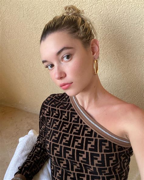 Sarah Snyder The Sexy Side The Sexy Side