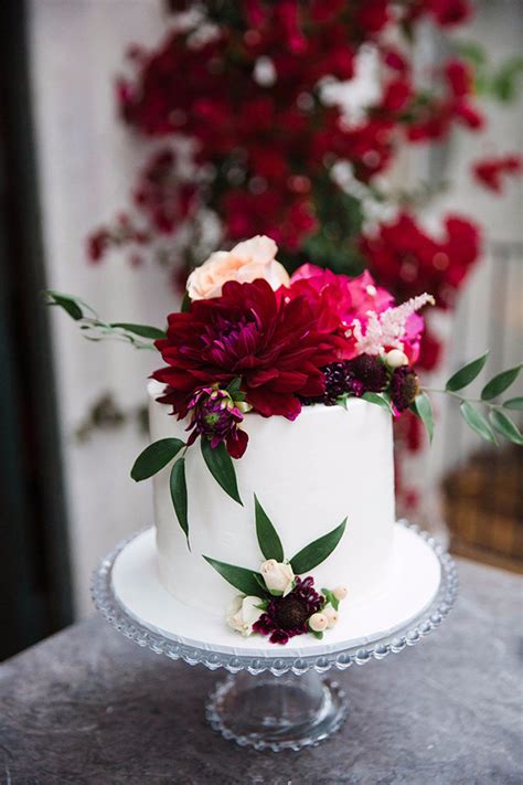 Rich fall bridal flowers really capture the warmth and beauty of the season. 20 Perfect Wedding Cakes for 2017 Trends - Oh Best Day Ever
