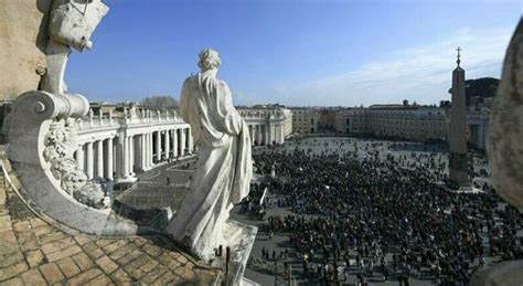 Vaticano Prova Ad Entrare In Piazza San Pietro Armato Di Coltello