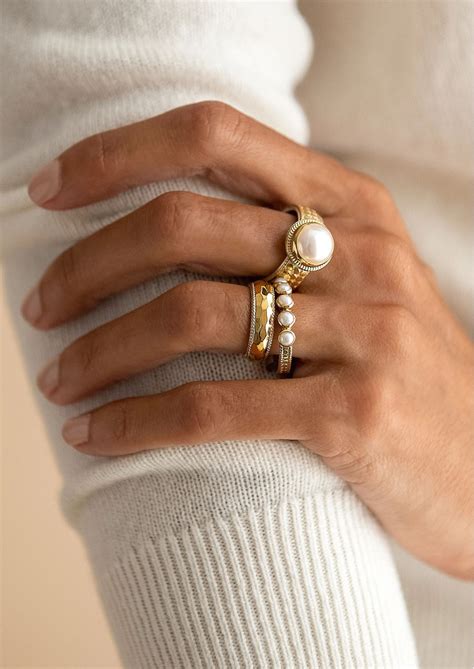 ANNA BECK Reimagined Pearl Cocktail Ring Gold