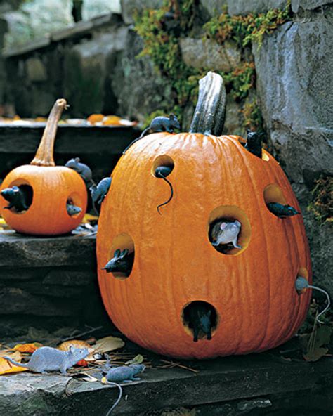10 Creepy Outdoor Halloween Decorating Ideas - Shelterness