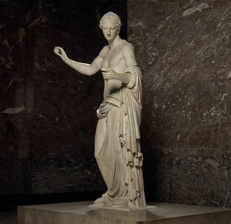 Statue Vénus Darles Louvre Collections