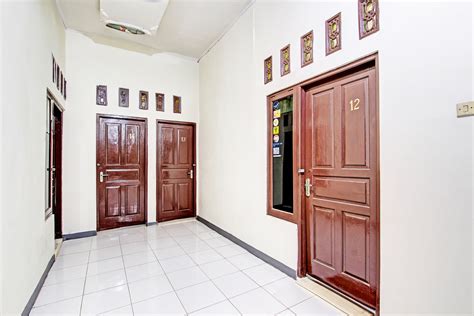 OYO 93208 Guest House Cemara 2, OYO Hotels Brebes, Book @ Rp72756 - OYO