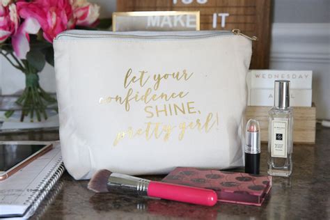 what to put in a makeup bag for a t