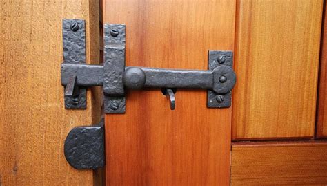 Boerboel gate solutions offers a wide varietyboerboel gate solutions offers a wide variety of. Coastal Bronze 50-100 Bronze Door Drop Bar Latch w/ Knob ...