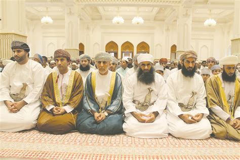 فرحة العيد في وجوه الجميع تراها بوضوح خلال صلاة العيد حيث يجتمع الجميع وكل أفراد المشاركين، مواعيد الصلاة يوم الثلاثاء 4 يونيو 2019 الموافق أول ايام عيد الفطر ستكون. العيد في الولايات..تقاليد احتفالية متوارثة - جريدة الشبيبة ...