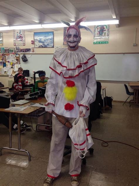 Everyone Dressed As Twisty The Clown From American Horror Story This