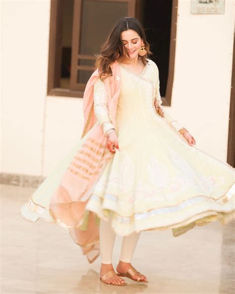 Beautiful And Gorgeous Aiman Khan Clicks On Eid Day1 Reviewitpk
