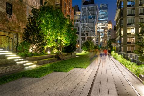 The High Line Elevated Park in New York, a trend-setting urban fashion ...