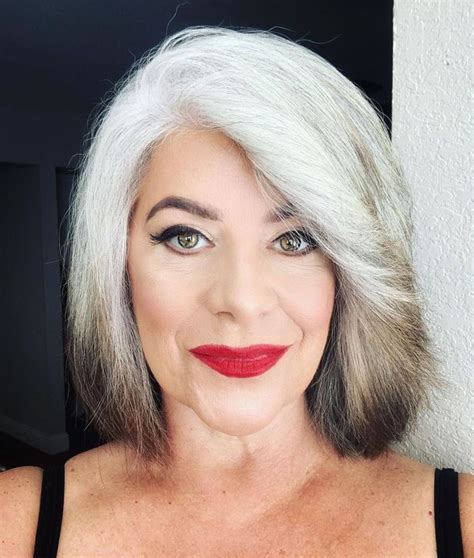 Transitioning To Gray Hair New Ways To Go Gray In Hadviser Long Gray Hair Natural