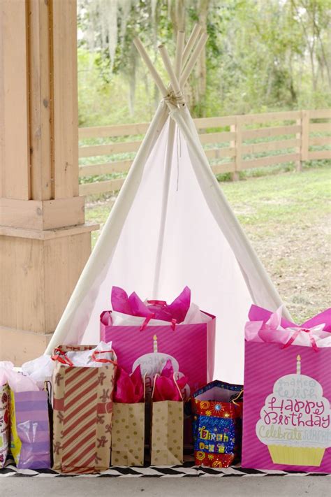 Große auswahl schnelle lieferung kauf auf rechnung! Kara's Party Ideas Present Teepee from a Pocahontas Indian ...
