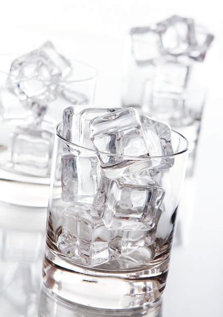 Free Photo Glass Filled With Ice Cubes