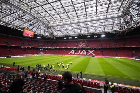 De amsterdam arena draagt vanaf komend seizoen de naam van johan cruijff. Johan Cruijff Arena Becomes Europe's Biggest Commercial ...