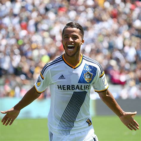 It occupies an alluvial plain on the inner side of são vicente island, cut off from the mainland by a tidal channel. Giovani dos Santos' Mexico omission puzzles LA Galaxy coach - ESPN FC
