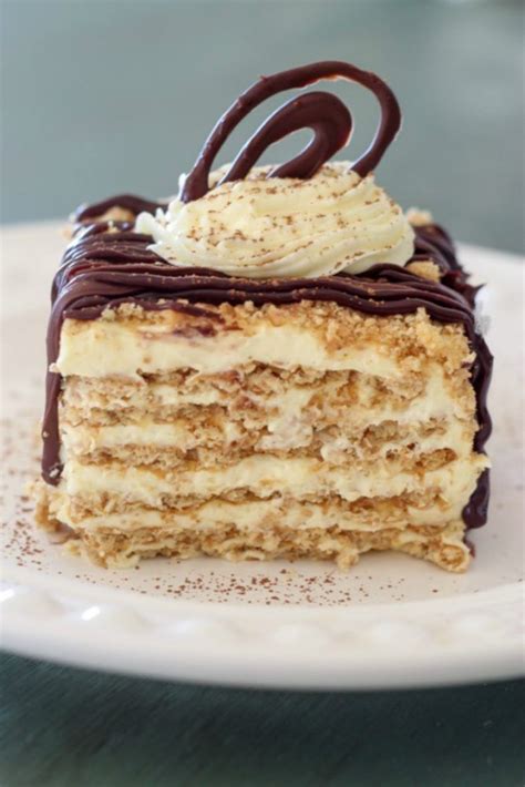 No Bake Layered Graham Crackers Cake With A Vanilla Pudding Cream