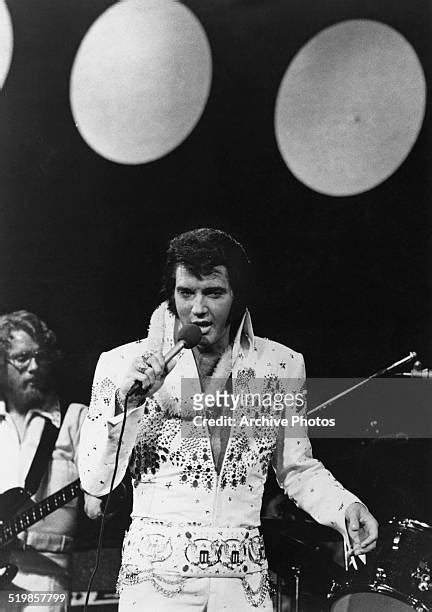 Elvis Aloha From Hawaii Photos And Premium High Res Pictures Getty Images