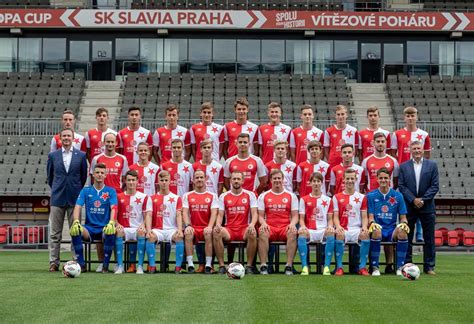 1998 wurde slavia zweiter, 1999 dritter, zudem gelang erneut der erfolg im nationalen pokalwettbewerb. Vitesse Arnheim - Silphienergie-Cup