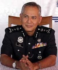 Beliau menerima surat pelantikan sebagai kpn oleh menteri dalam negeri, datuk seri hamzah zainudin dalam satu majlis. Datuk Acryl Sani Abdullah Sani, (1974-1977). Pesuruhjaya ...