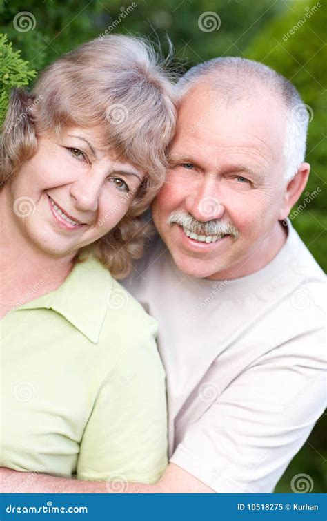 Vieux Couples Dans Lamour Image Stock Image Du Famille 10518275