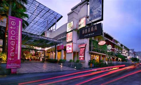 Tra le principali attrazioni della zona ci sono invece berjaya times square e. Jalan Braga: Tempat Nongkrong Favorit di Bandung (Review)