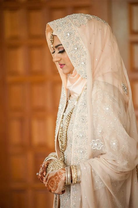 hijabi bride hijab fashion wedding muslim bride shaadi mehndi engagement modest muslim