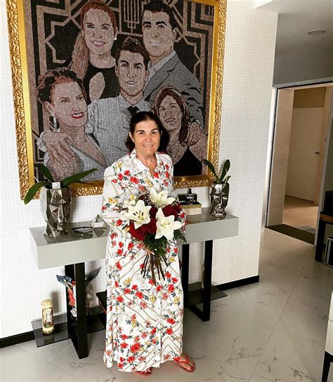 She was married 3 times and died when she was 37 years old. Dolores Aveiro quebra o silêncio sobre polémica com ...