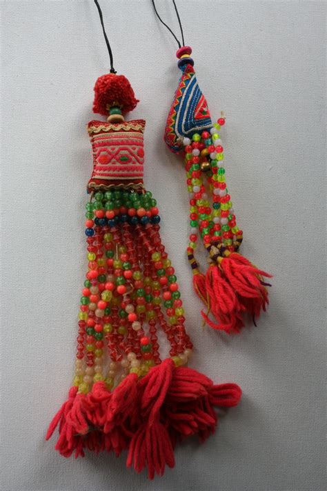 borlas-de-la-etnia-hmong-hmong-tassels-fabric-jewelry