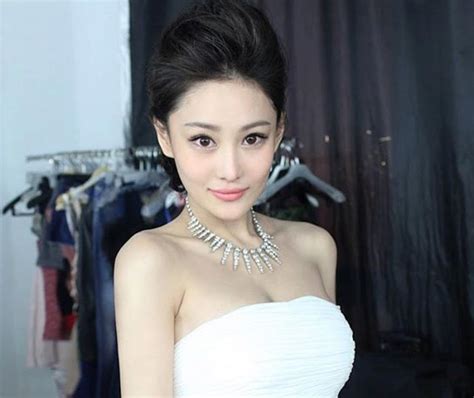 Beautiful Chinese Woman