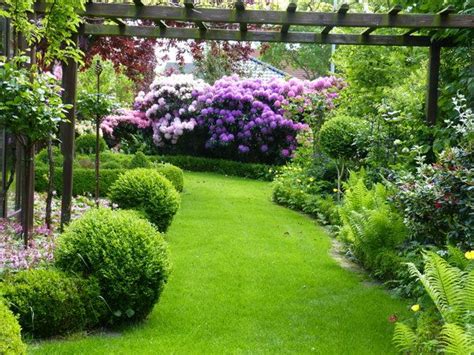 Mein schöner garten ist eine publikumszeitschrift des offenburger medienkonzerns hubert burda media im segment living/garden (burda living.net) des geschäftsbereichs burda medien park verlage. Eure Gartenbilder, Beete und Gestaltungsideen - Sommer ...