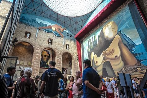 Salvador Dali Museum Figueres And Cadaques Small Group Day Trip From