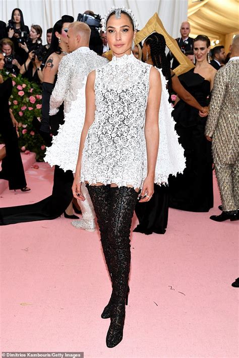 Gal Gadot Rocks An Angelic And Unique Look With Givenchy Haute Couture