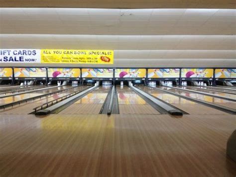 The 8 Best Bowling Alleys In Nyc Bowling Nyc Nyc Nyc Restaurants