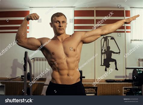 Muscular Athlete Bodybuilder Naked Torso Posing Foto Stok 633329345