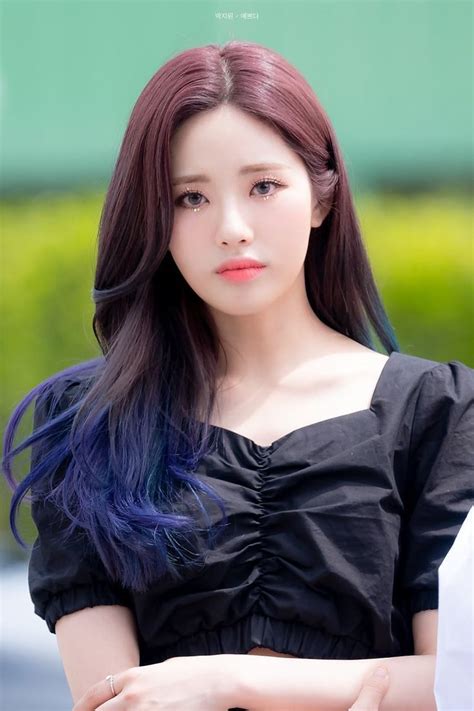 Pin By 🌹abby Rose🌹 On ᴋᴘᴏᴘ ᴛʜɪɴɢs Kpop Hair Color Korean Hair Color
