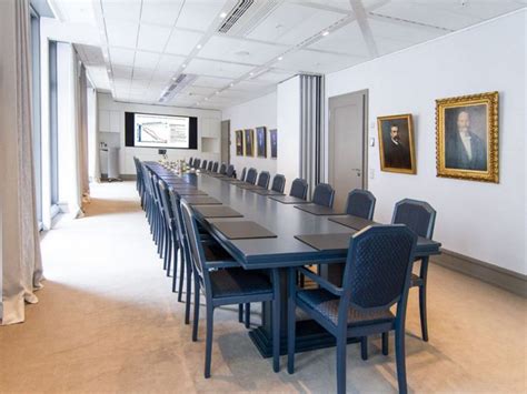 Sohn & co., is a private asset management and investment bank based in frankfurt, germany and employs around 850 people. Konferenzraum & Co: AV Technologie beim Bankhaus Metzler ...