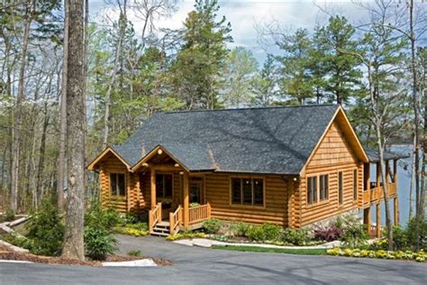 A welcoming lake cabin with a view. 35+ Awesome Dreaming Lake House Design Ideas / FresHOUZ ...