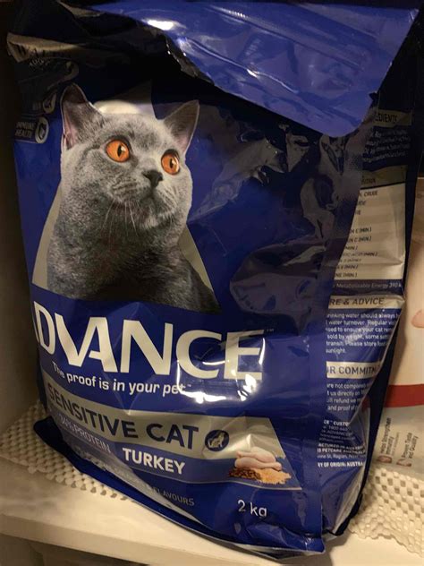 Some cats would prefer dry food over wet food. Hills Science Diet Sensitive Stomach And Skin Chicken And ...