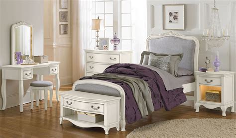 White bedroom sets come in a variety of sizes to suit nearly any space. Kensington Antique White Katherine Upholstered Youth Panel ...