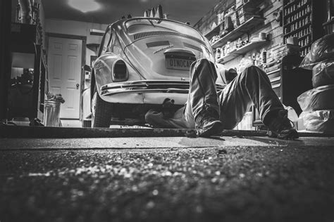 Essential Garage Equipment For Car Enthusiasts