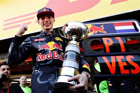 A thrilling opening lap ended abruptly for championship leader max verstappen as he collided with rival lewis hamilton, ending his race and . Het verbluffende salaris van Max Verstappen, Lewis ...