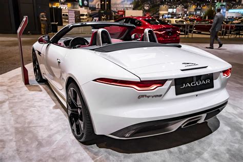 Available as coupé or convertible. Jaguar's New 2021 F-Type Convertible Sees North America ...