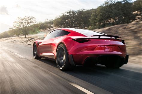 Electric cars, giant batteries and solar. Tesla évoque un Roadster 2 encore plus performant que prévu