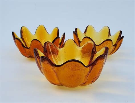 Blenko Art Glass Lotus Flower Style Salad Bowl Set Of 3 Bowls Etsy In 2022 Salad Bowls Set