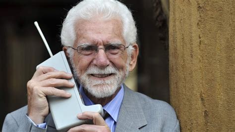 La Primera Llamada Por Teléfono Celular Cumple 46 Años Tecnología