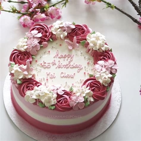 Flower Buttecream Cake Buttercream Birthday Cake Cake Decorating Designs Cake Decorating