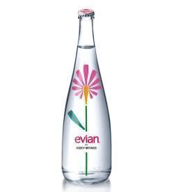 Mit ihren anmeldedaten können sie bequem unseren online kundenservice nutzen. Issey Miyake designed die neue Evian Flasche