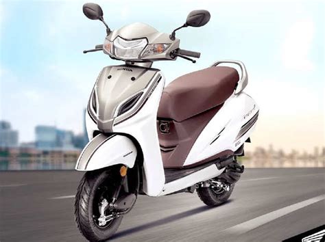 It is a 109/125 cc, 7 bhp (5.2 kw) scooter. Activa 6g Price In Kerala - View All Honda Car Models & Types